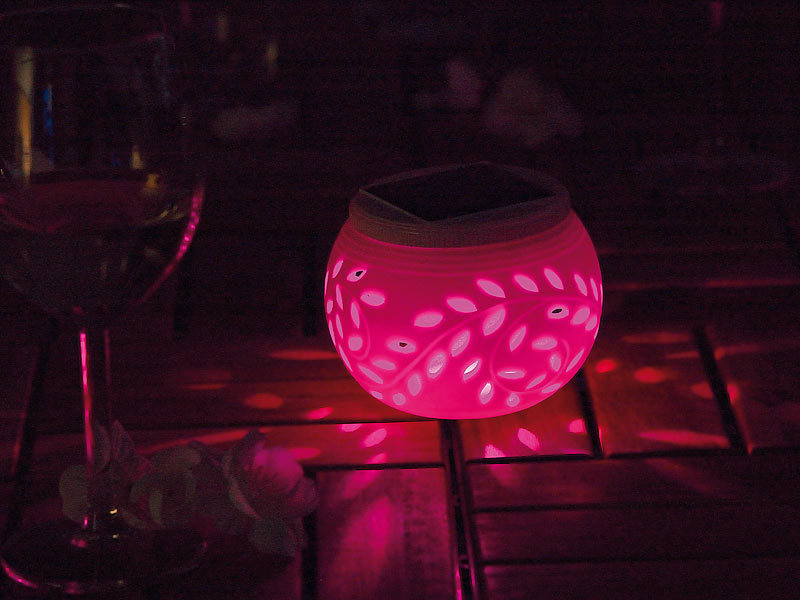 ; Solarleuchten mit Farbwechsler, Solar Laterne außenSolar-RGB-LED-LaterneSolar-RGB-WindlichterSolar-RGB-LED-LampenSolar-RGB-LED-WindlichterRGB-LED-LaternenRGB-WindlichterGartenbeleuchtungenRGB-LED-LampenLampen GartenGlaskugeln warmweiße Einmachgläser Höfe Gläser Balkon Terrassen Verandas Wintergärten GärtenWindlampen 