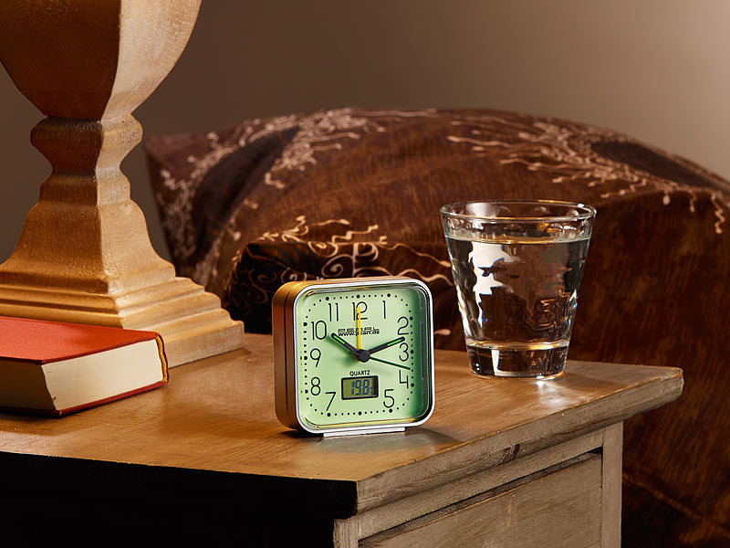; Funk-Wecker mit Thermometern 